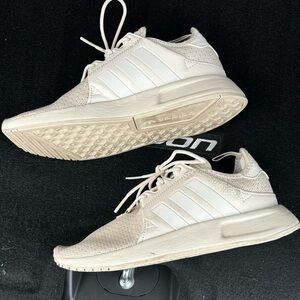 Women’s Adidas Tennis Shoes Big Kids 3.5/ Women’s 5